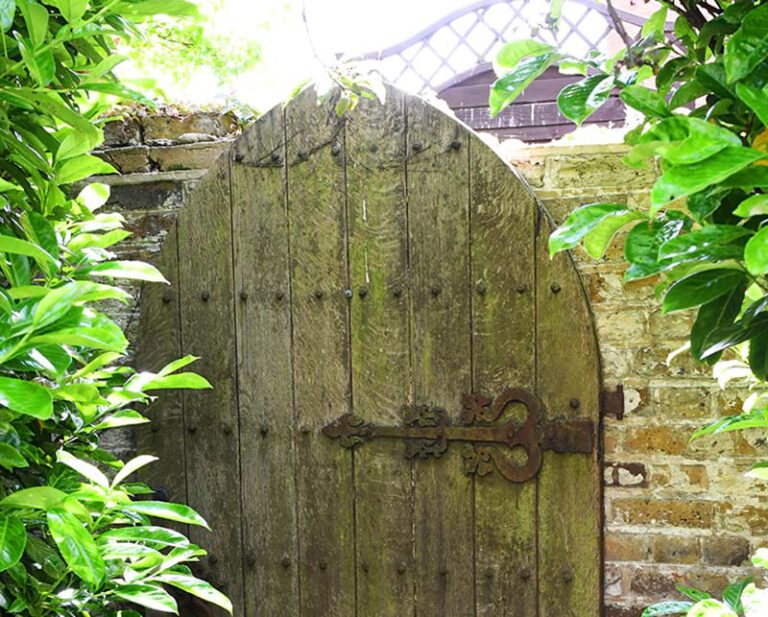 primrose_centre_garden_gate